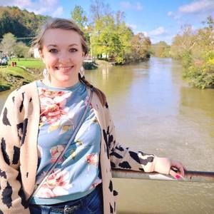 Meet your Posher, Kelli